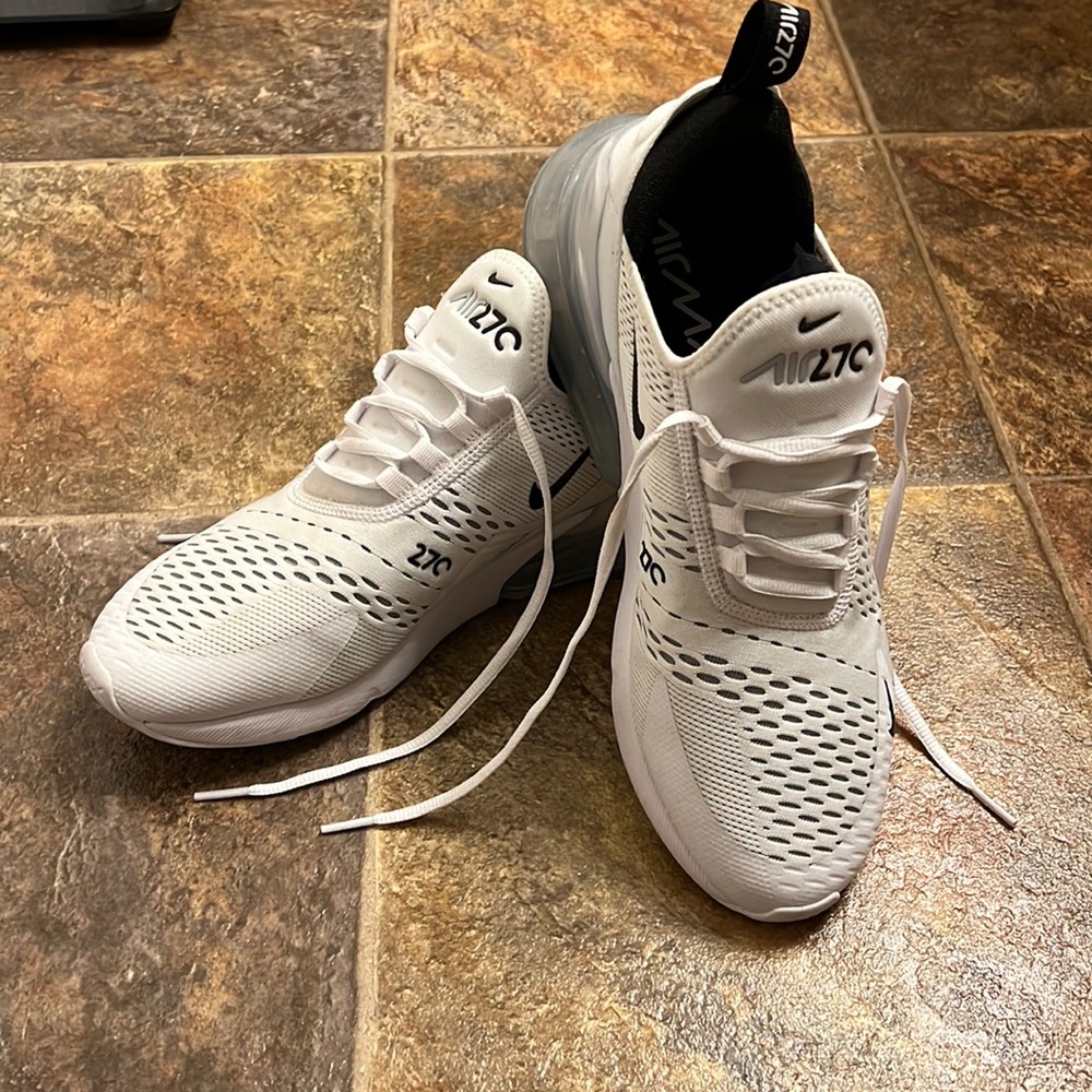 Nike Air Max 270 Size 10.5